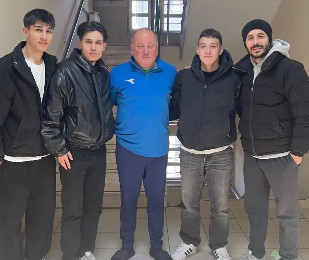 E6A18C01 4295 48Dc B6Ea F6Dcf4Ef9A25