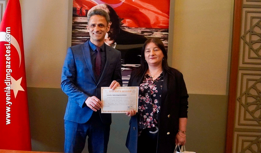 İHA muhabiri hem işini yaptı hem de en çok kitap okuyarak ödüllendirildi