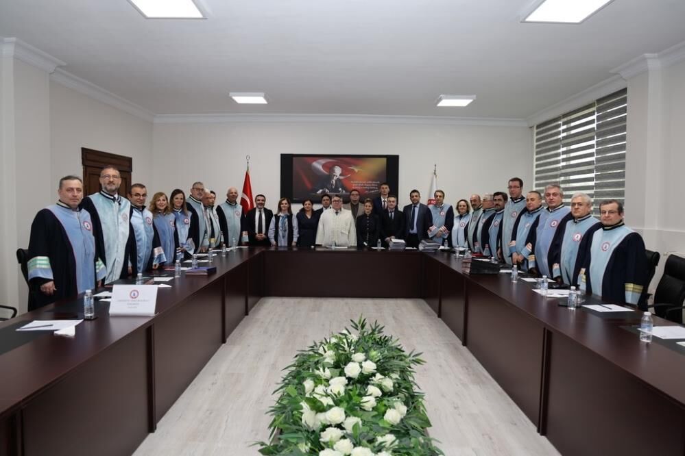 Ü N İ V E R S İ T E-4