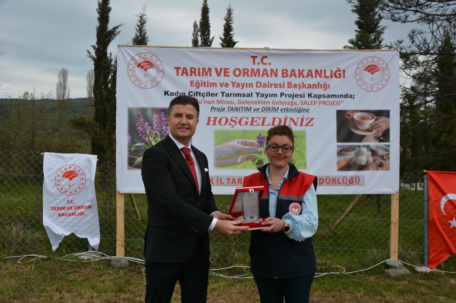 152105E4 4304 4C1F A406 4E70831D1Fe9