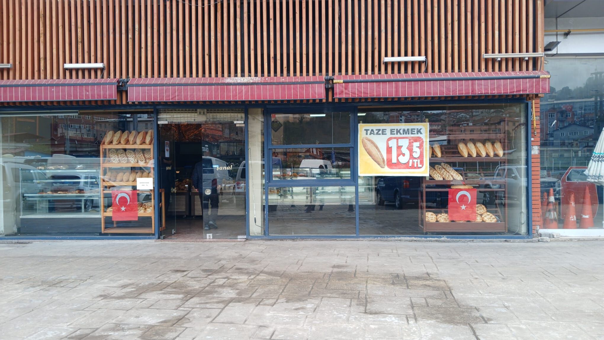 7856A8D6 31D5 4537 A81D A2B238566576