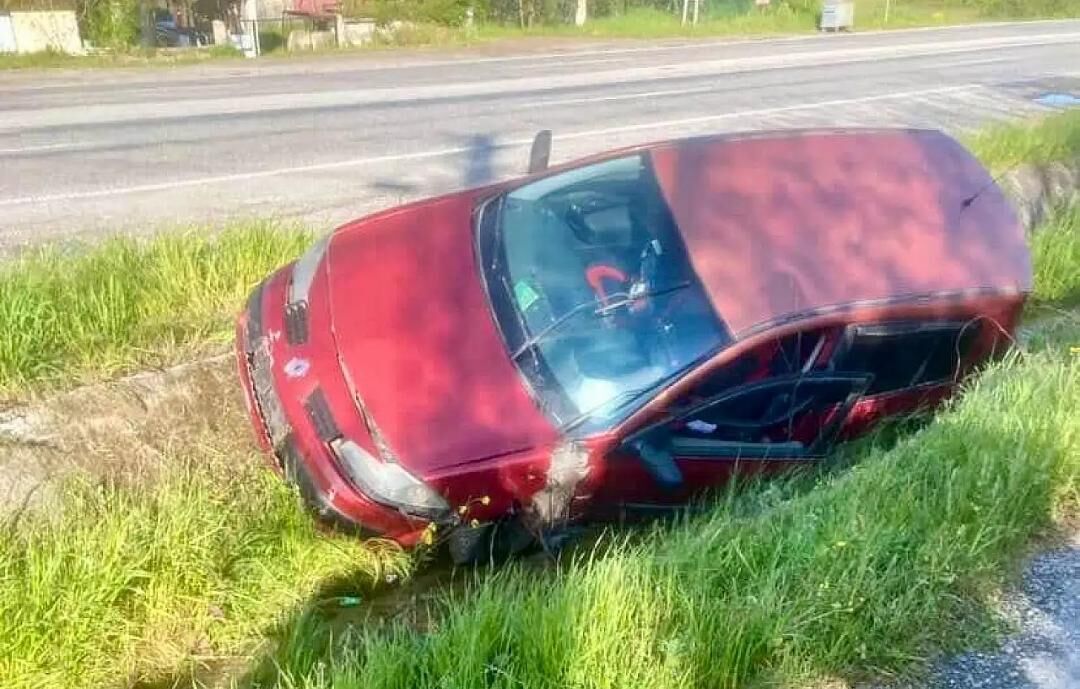 853Eeae1 Ff81 428B 8F5F B20505E96B39