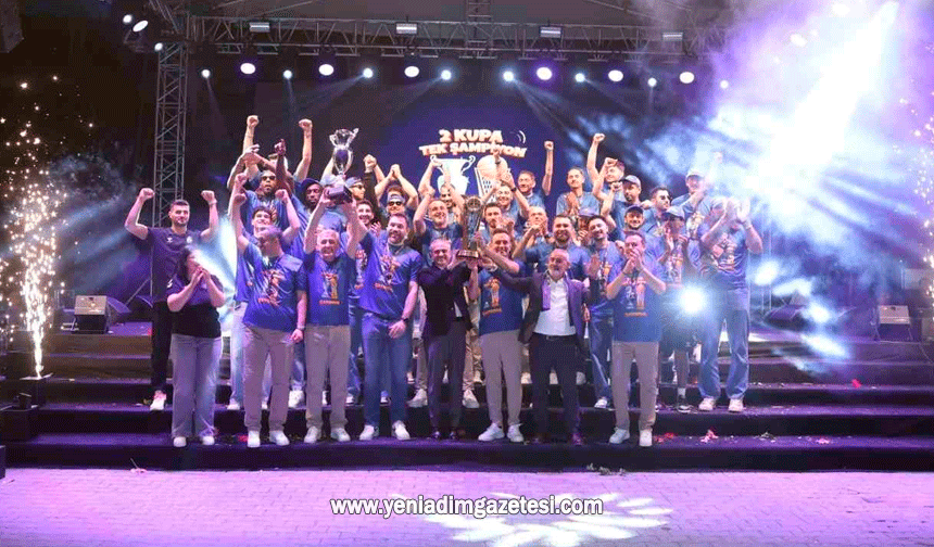 Basketbol Süper Ligi'ne yükselen Çayırova Belediyesi'nde şampiyonluk coşkusu