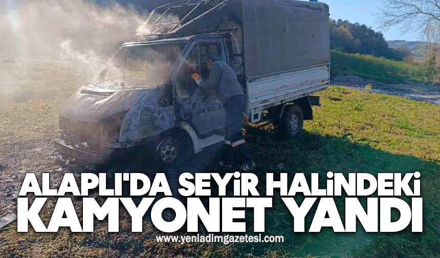 Alaplı'da seyir halindeki kamyonet yandı
