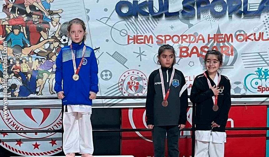 Çayırova'ya karatede 15 madalya birden