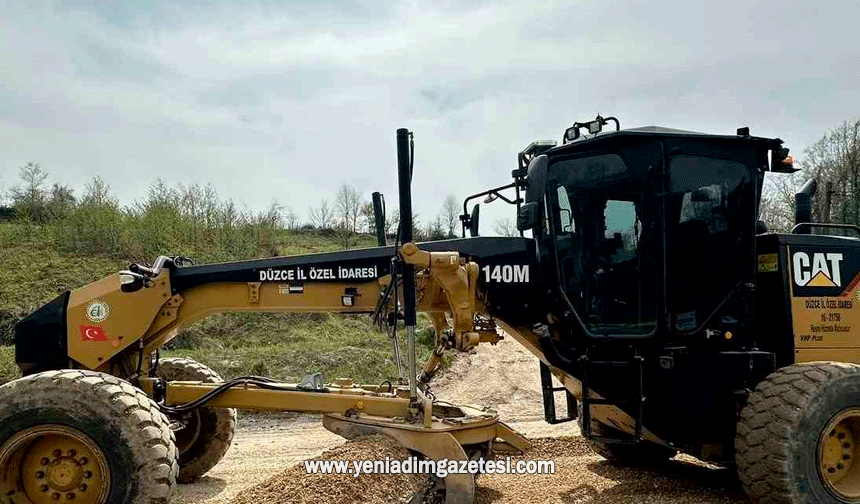 Düzce'de köy yollarında çalışmalar hız kazandı