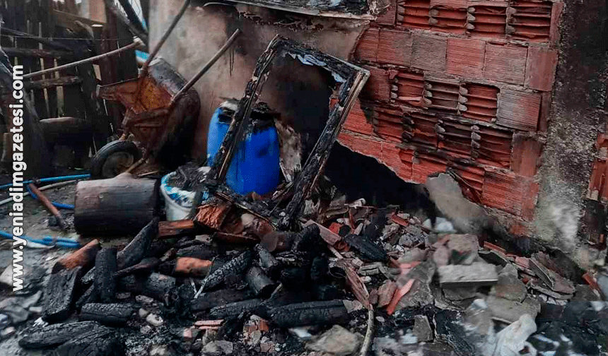 Mutfakta çıkan yangın evi küle çeviriyordu