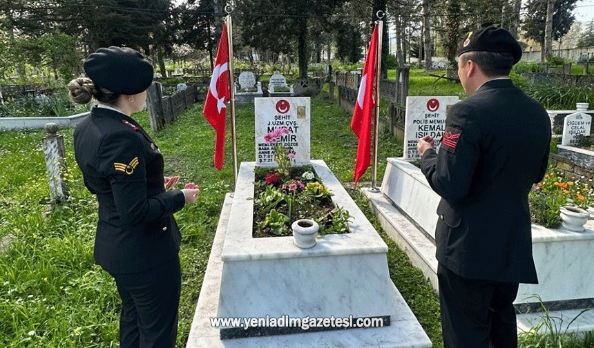 Jandarma şehit Murat Demir kabri başında anıldı