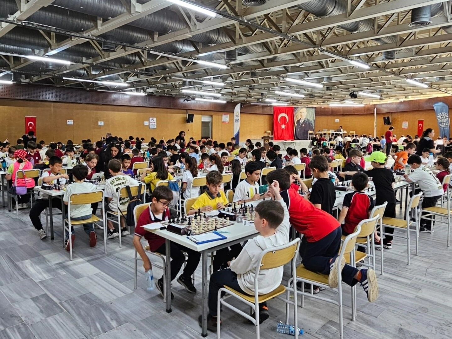 235 öğrencinin katıldığı satranç turnuvası başladı