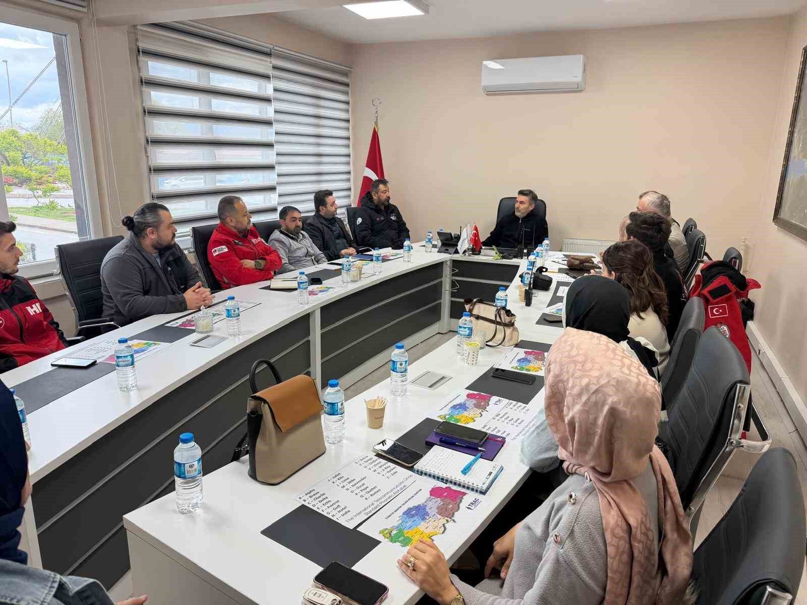 Afetlerde kesintisiz haberleşme için telsiz eğitimi verildi