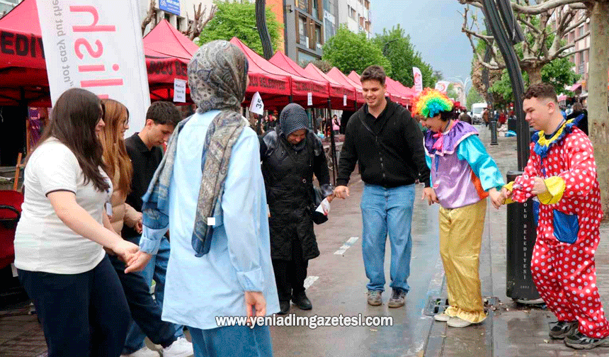 Dolu sonrası vatandaşlar halay çekti