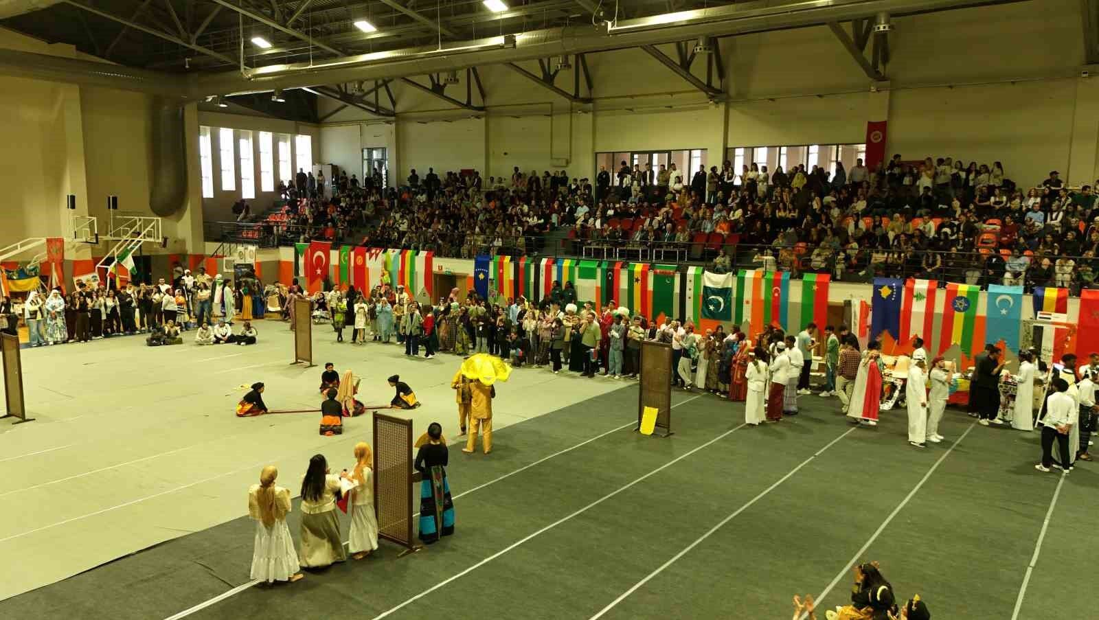 Kastamonu Üniversitesi'nde düzenlenen Gençlik Festivali farklı kültürleri buluşturdu