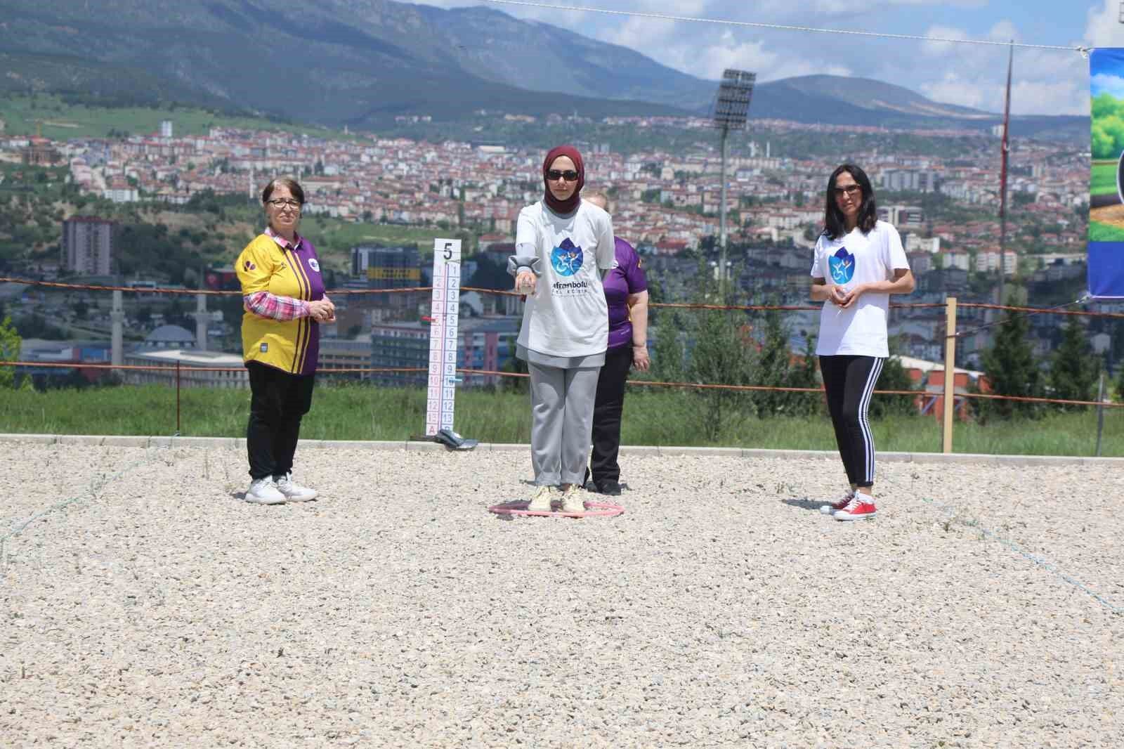 Özel çocuk anneleri bocce etkinliğinde buluştu