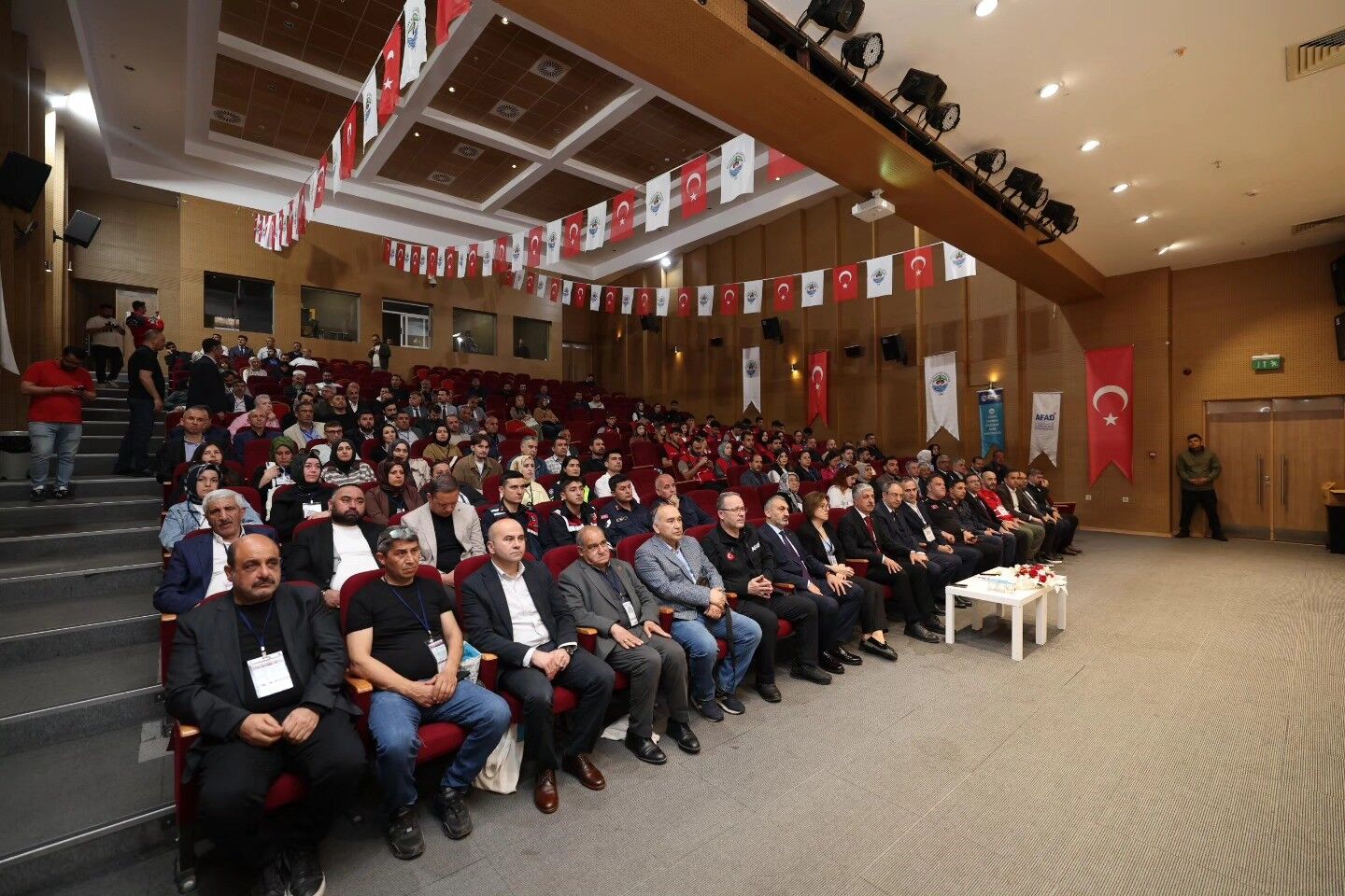 Vatandaşlara afetlere hazırlık eğitimi verildi