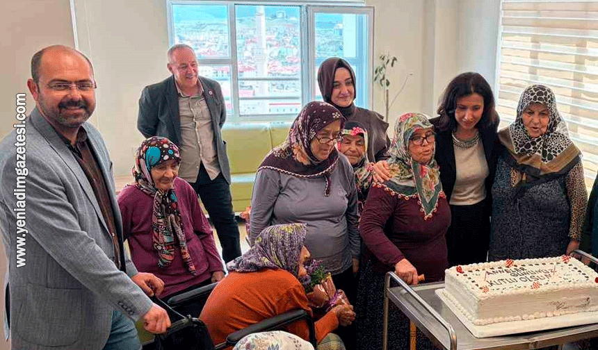 Anneler Günü'nde huzurevi sakinleri unutulmadı