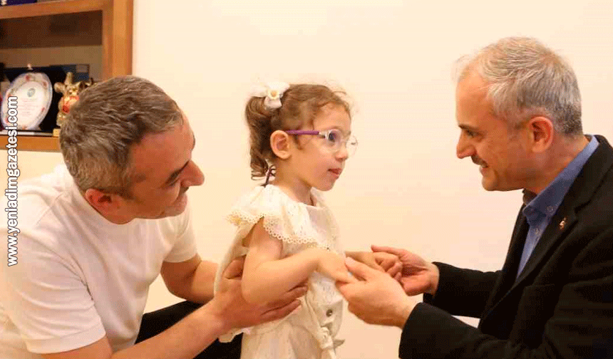 Çayırova Belediyesinden serebral palsi hastası Lina'ya fizik tedavi desteği