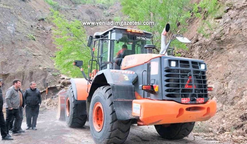 Kastamonu'da heyelan sebebiyle kapanan yol ulaşıma açıldı