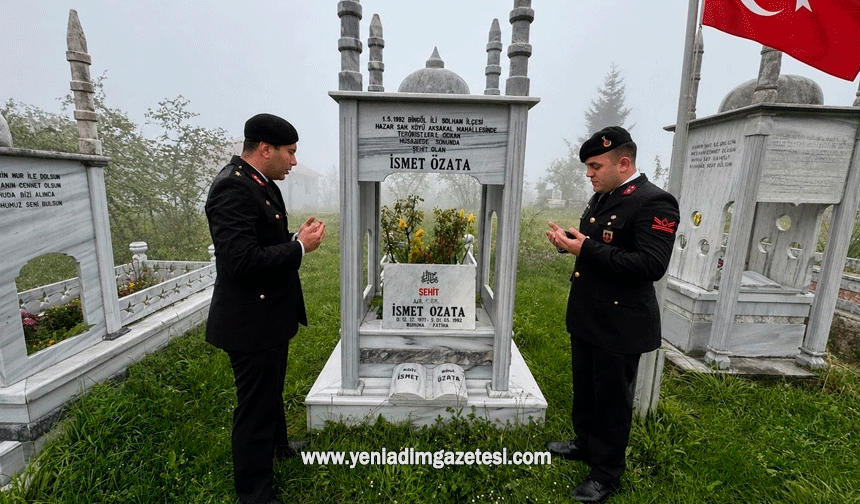 Jandarma şehit Özata kabri başında anıldı