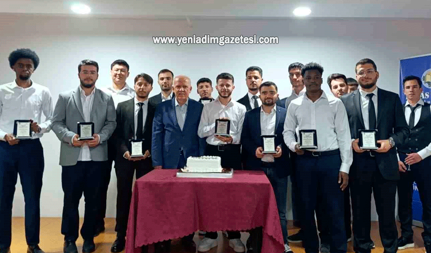 İhlas Vakfı Sıla Öğrenci Yurdu'nda öğrencilerin mezuniyet heyecanı
