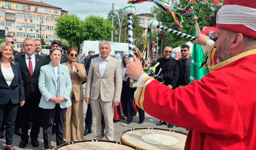 Yöresel ürünlere mehteranlı tanıtım