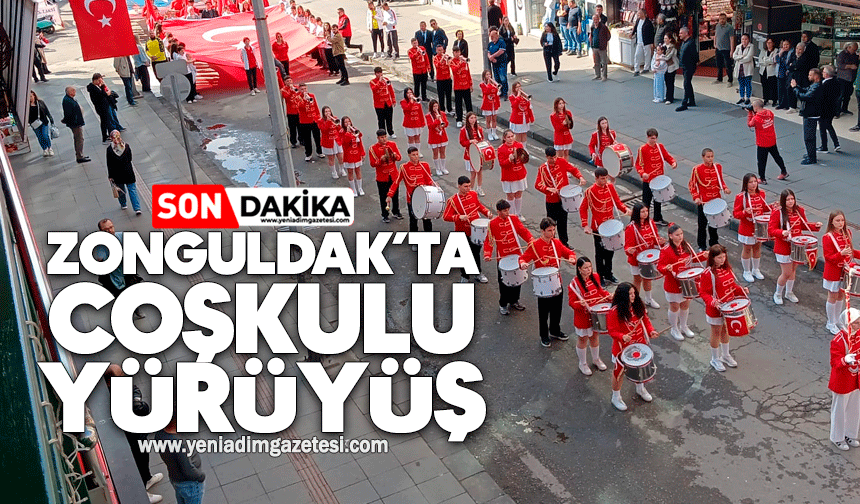 Zonguldak'ta gençlerden coşkulu yürüyüş