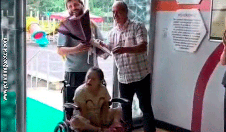 Her gün özel kızını okula getiren babaya duygulandıran sürpriz