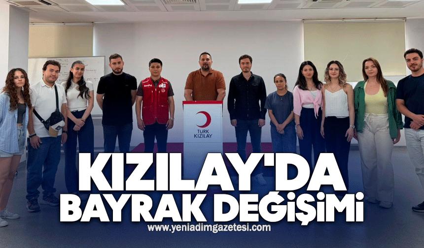Kızılay'da bayrak değişimi