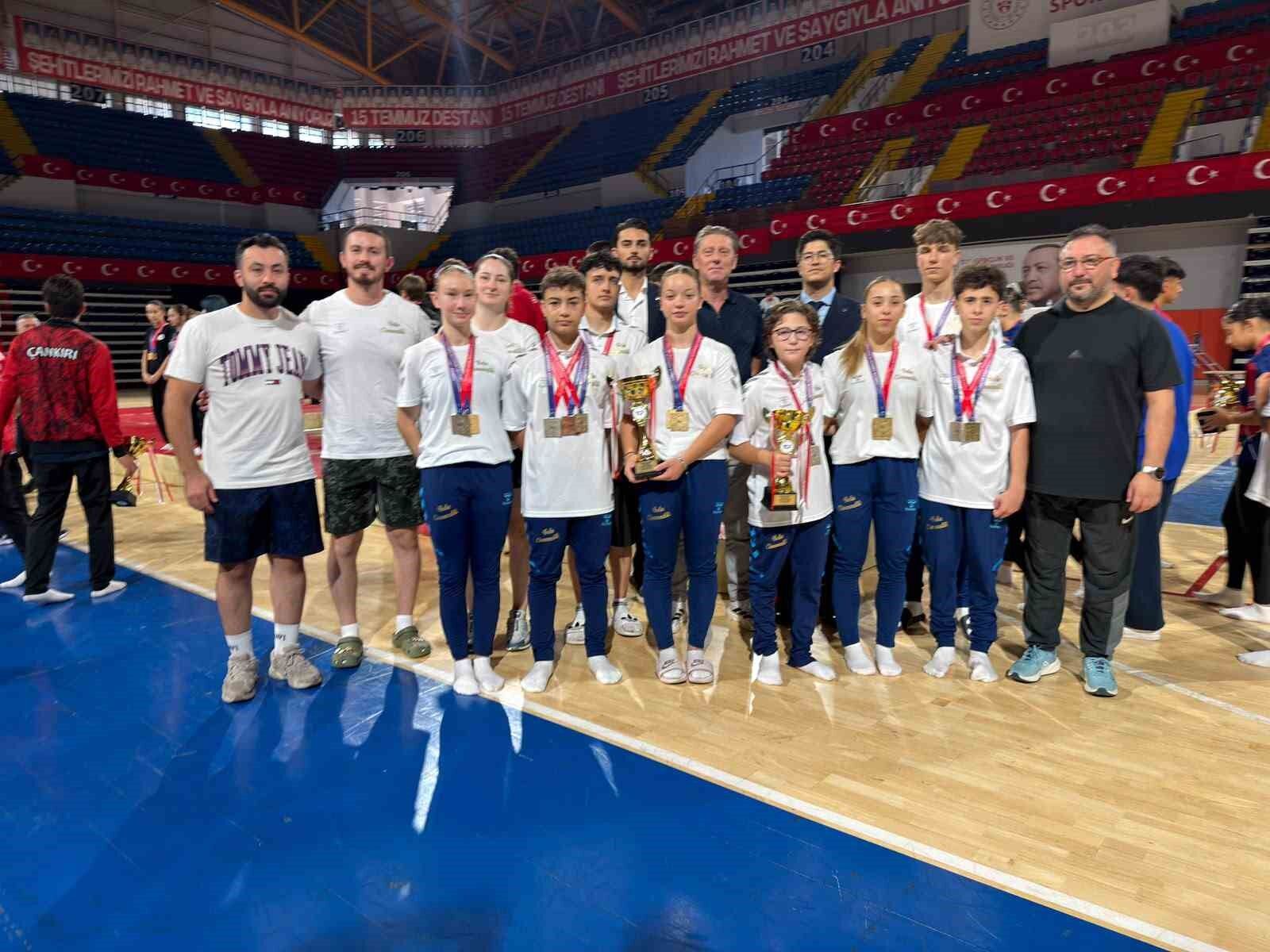 Bolu Cimnastik Spor Kulübü sporcuları, Çin yolcusu
