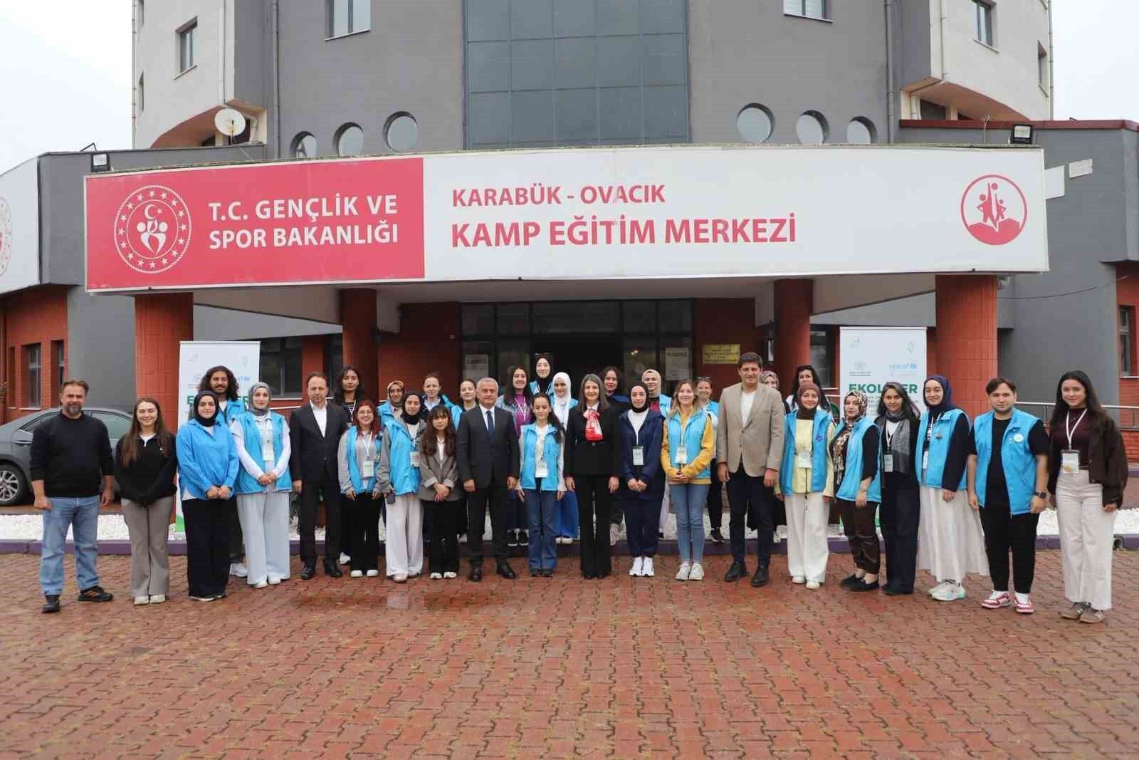 Ekolojik Okuryazarlık ve Sürdürülebilir Gençlik Kampları Eğitici Eğitimi düzenlendi