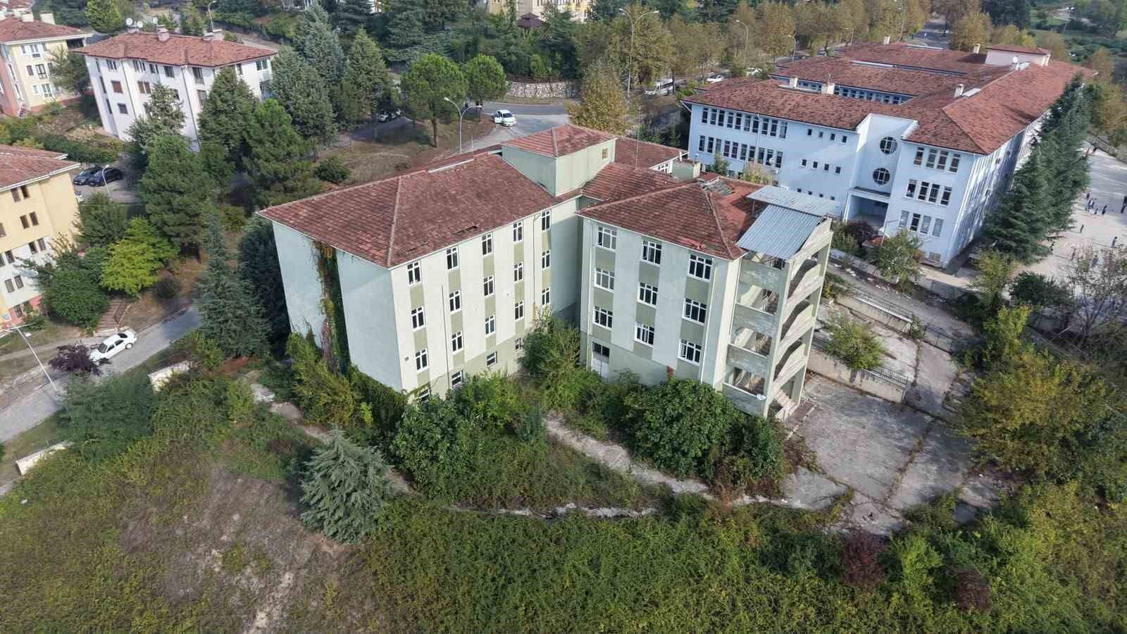 Eski Sağlık Meslek Lisesi huzurevi olacak