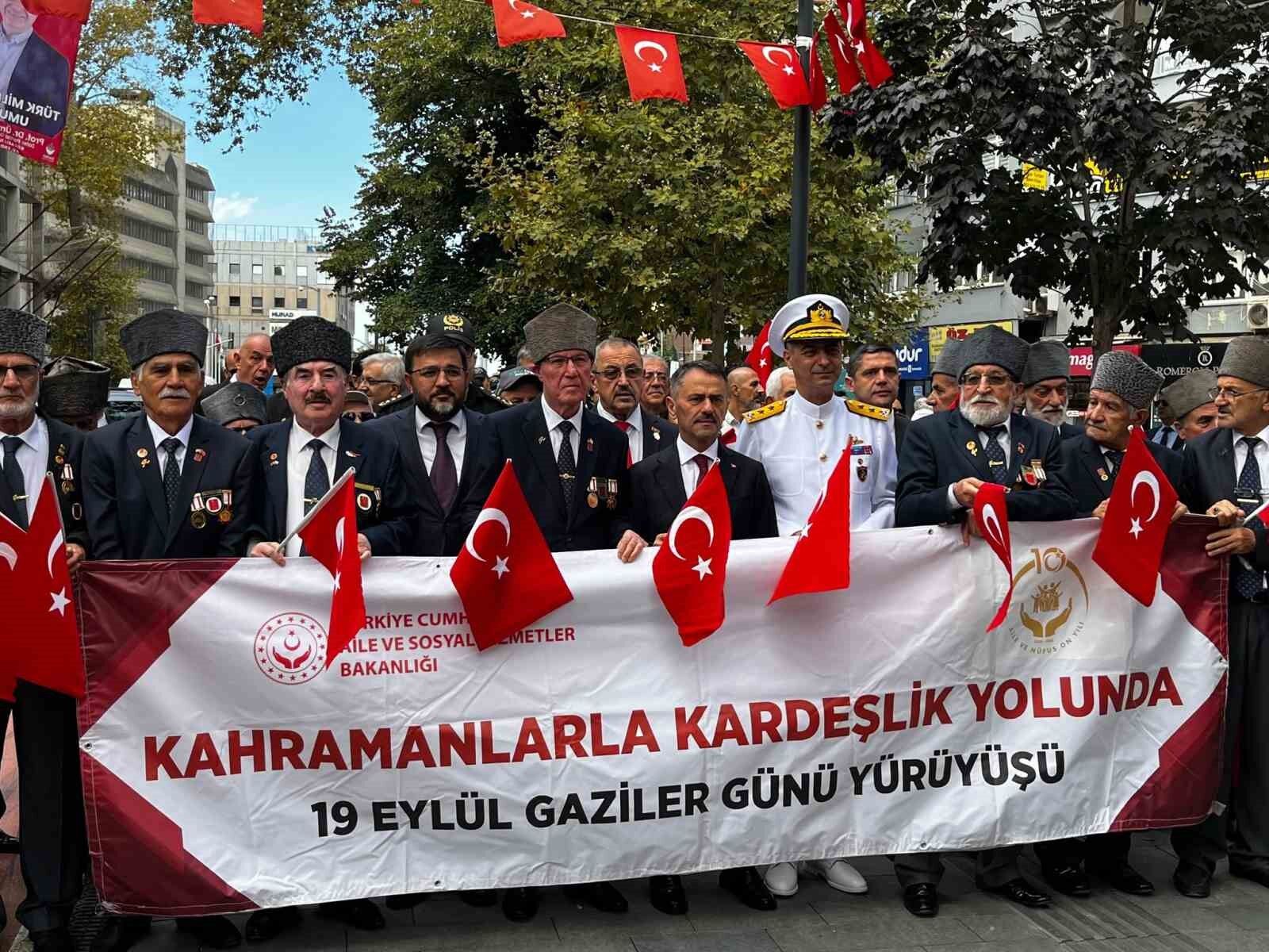 Gaziler Günü'nde kahramanlara vefa yürüyüşü