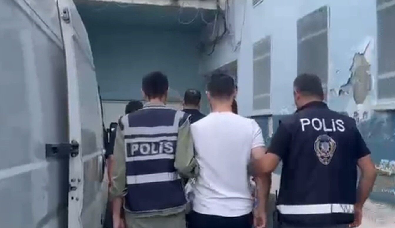 Kastamonu'da 18 adrese eş zamanlı operasyon: Aranan 14 şahıs yakalandı
