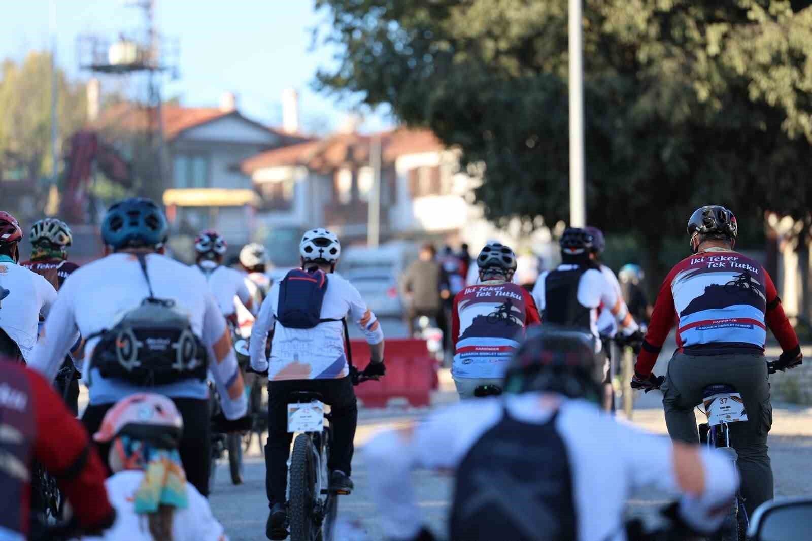 Safranbolu'da bisiklet festivalinde pedallar tarih ve doğanın izinde döndü