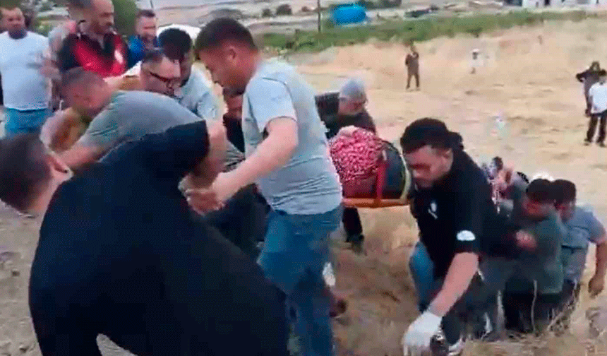 Otomobil park halindeki araca çarptı: 5 yaralı