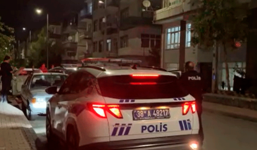 İlçede bıçaklı kavga: 1 ağır yaralı