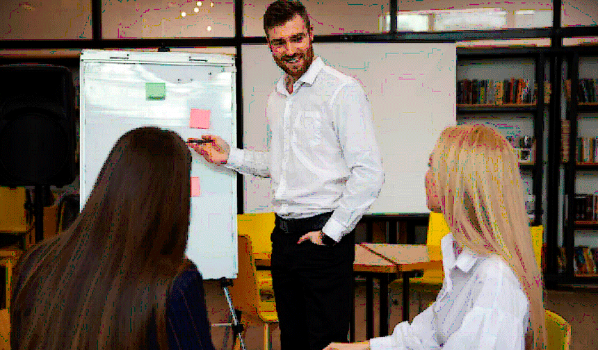 Yöneticiler İçin Business School Seçimi ve Online MBA Avantajları