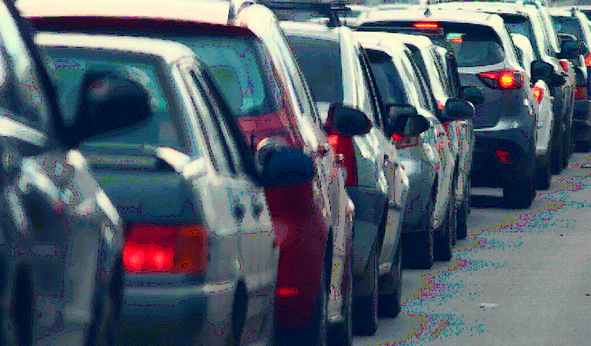 Yoğun Trafikte Araç Kullanırken Nelere Dikkat Edilmeli?