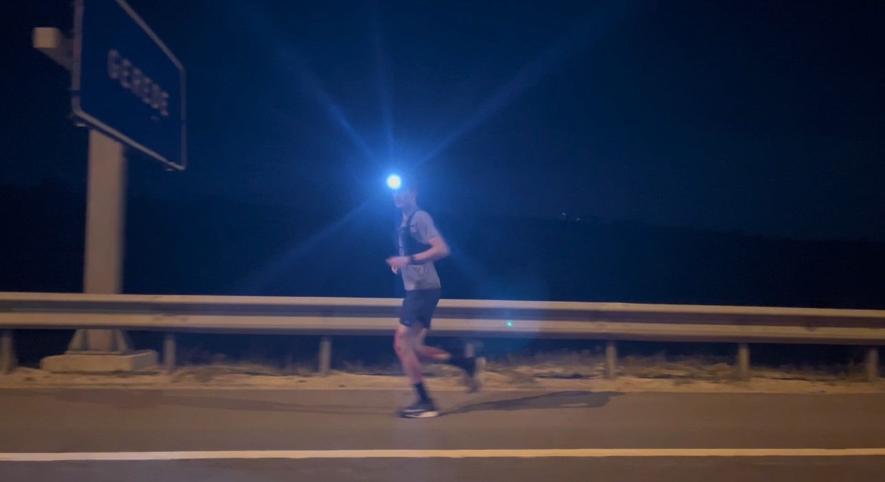 17 yaşındaki Erdem, Cumhuriyet için 103 kilometre koştu