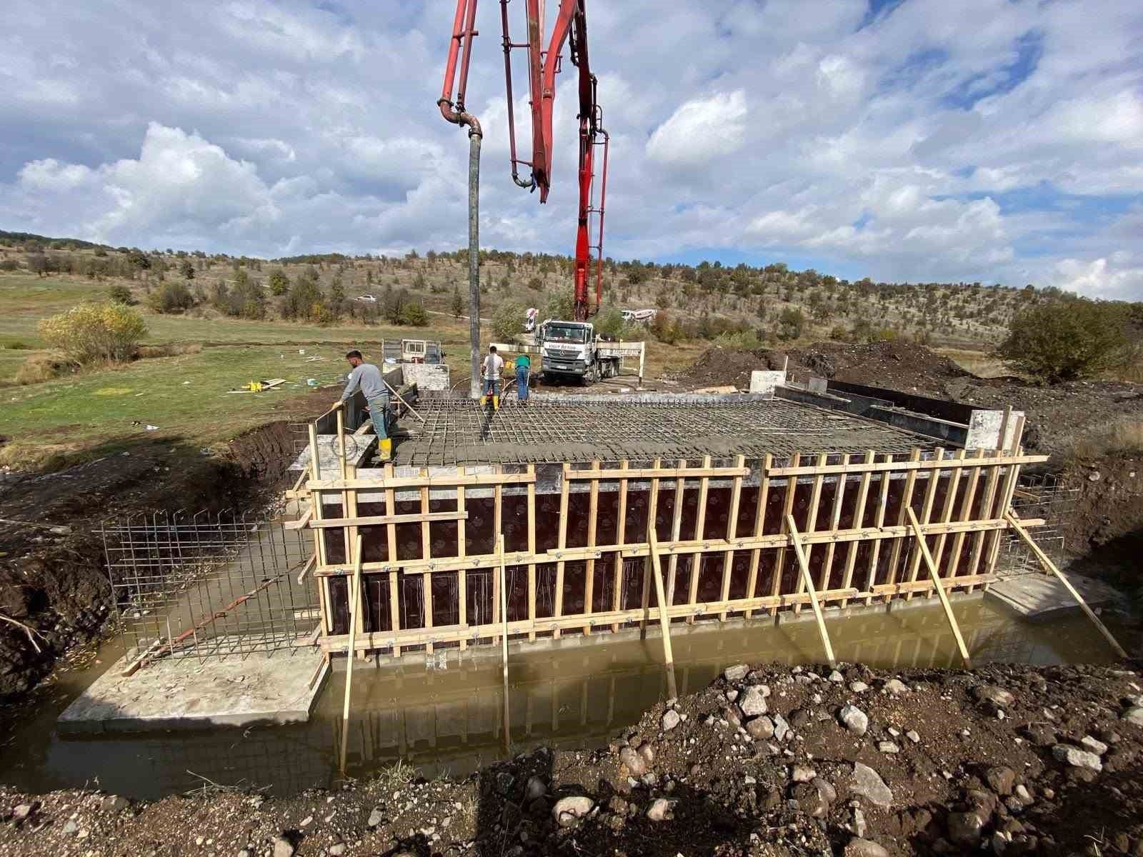 Bolu'da 6 köyde menfez köprüleri yenileniyor