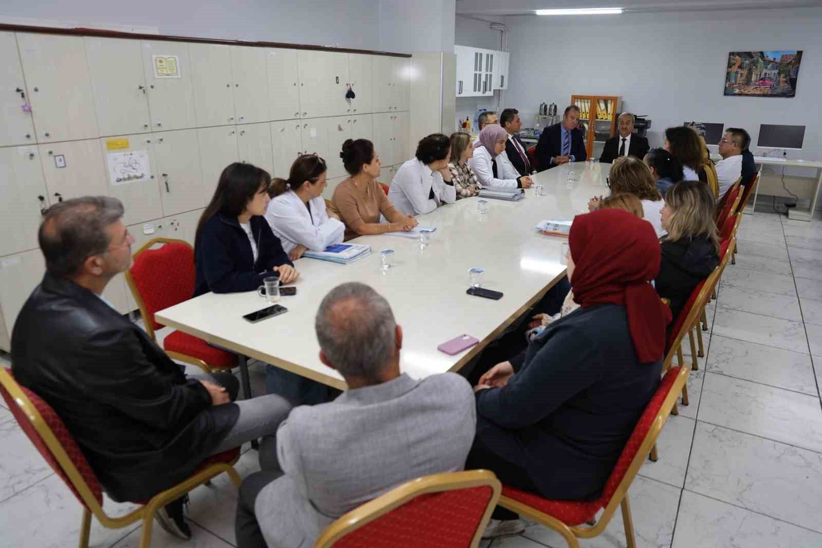 Karabük İl Milli Eğitim Müdürü Akbaş'tan öğretmenlerle istişare