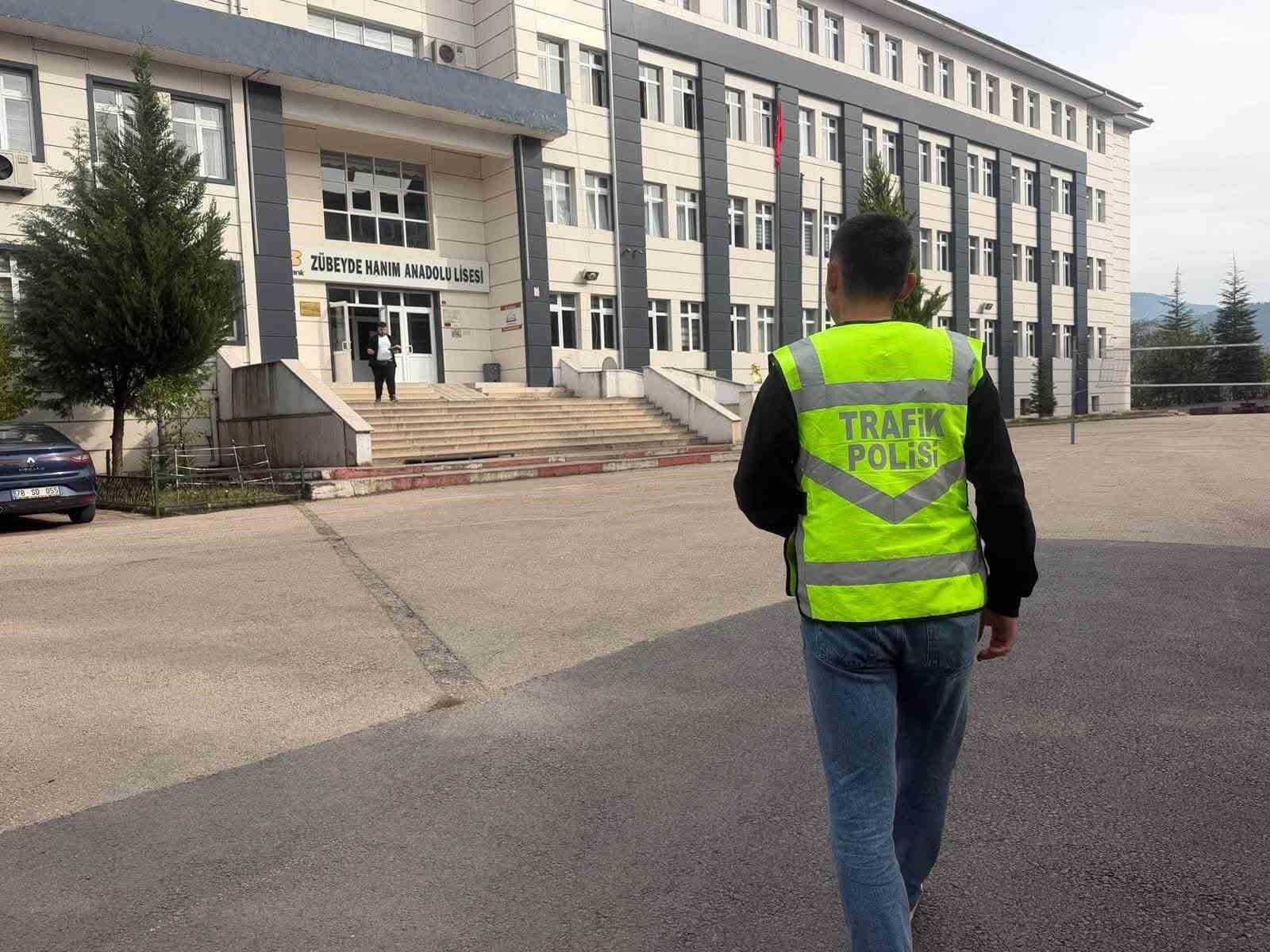 Karabük'te okul çevrelerinde güvenlik denetimleri sürüyor