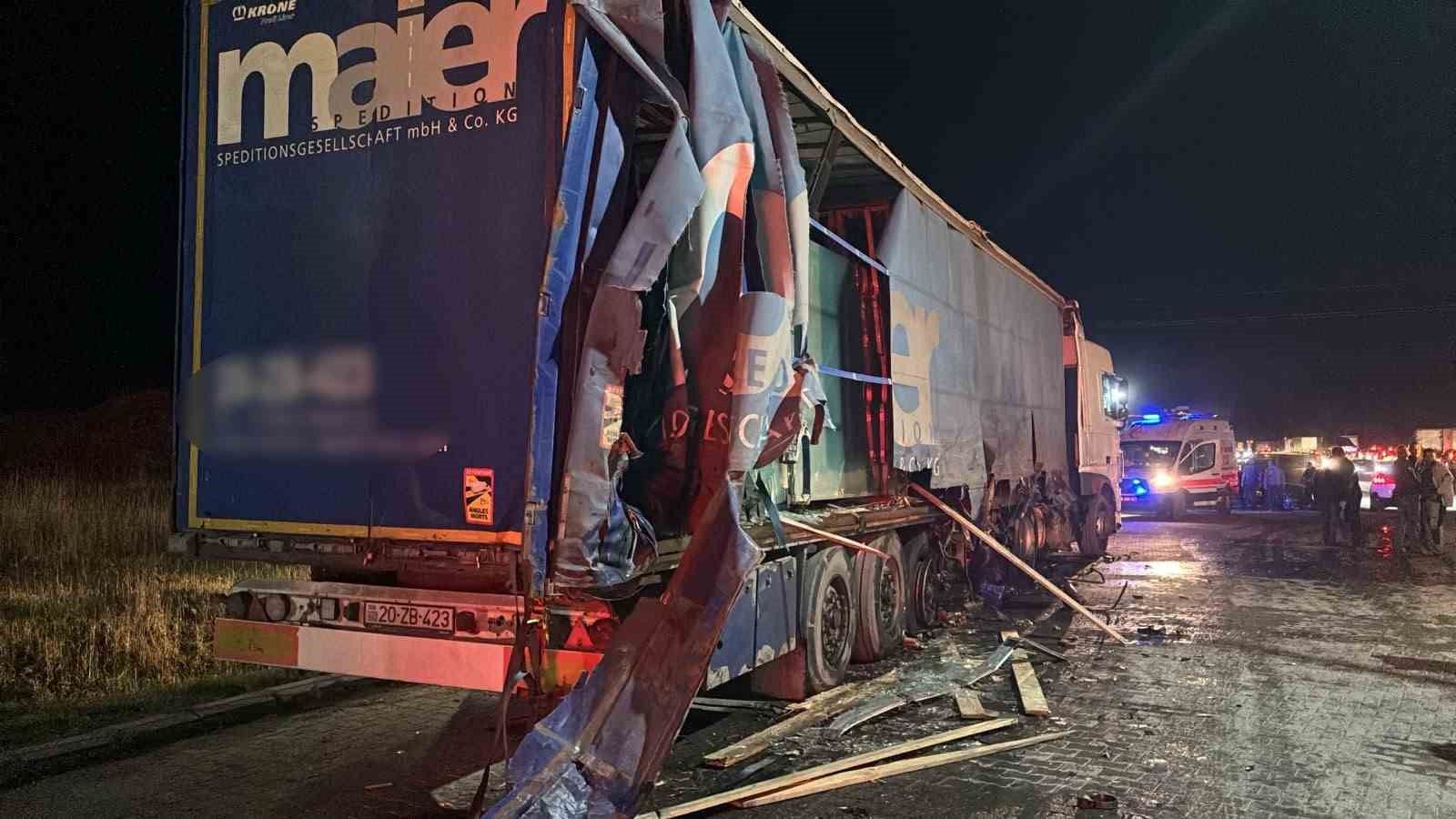 Karabük'te zincirleme trafik kazası: 3 yaralı