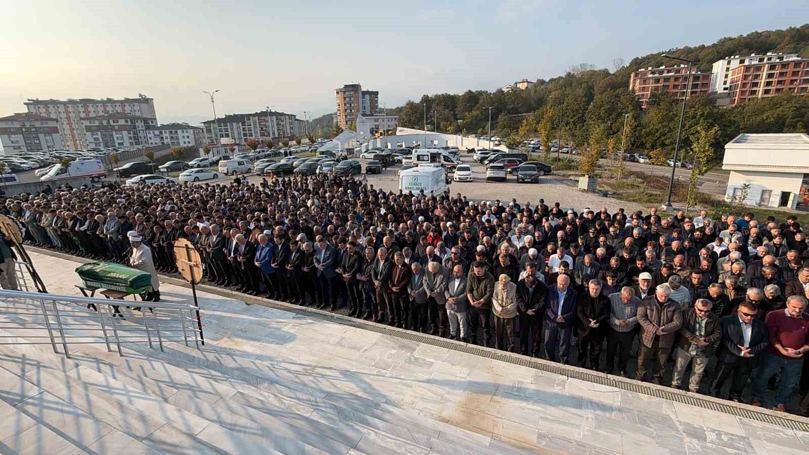 Sevilen profesör son yolculuğuna uğurlandı