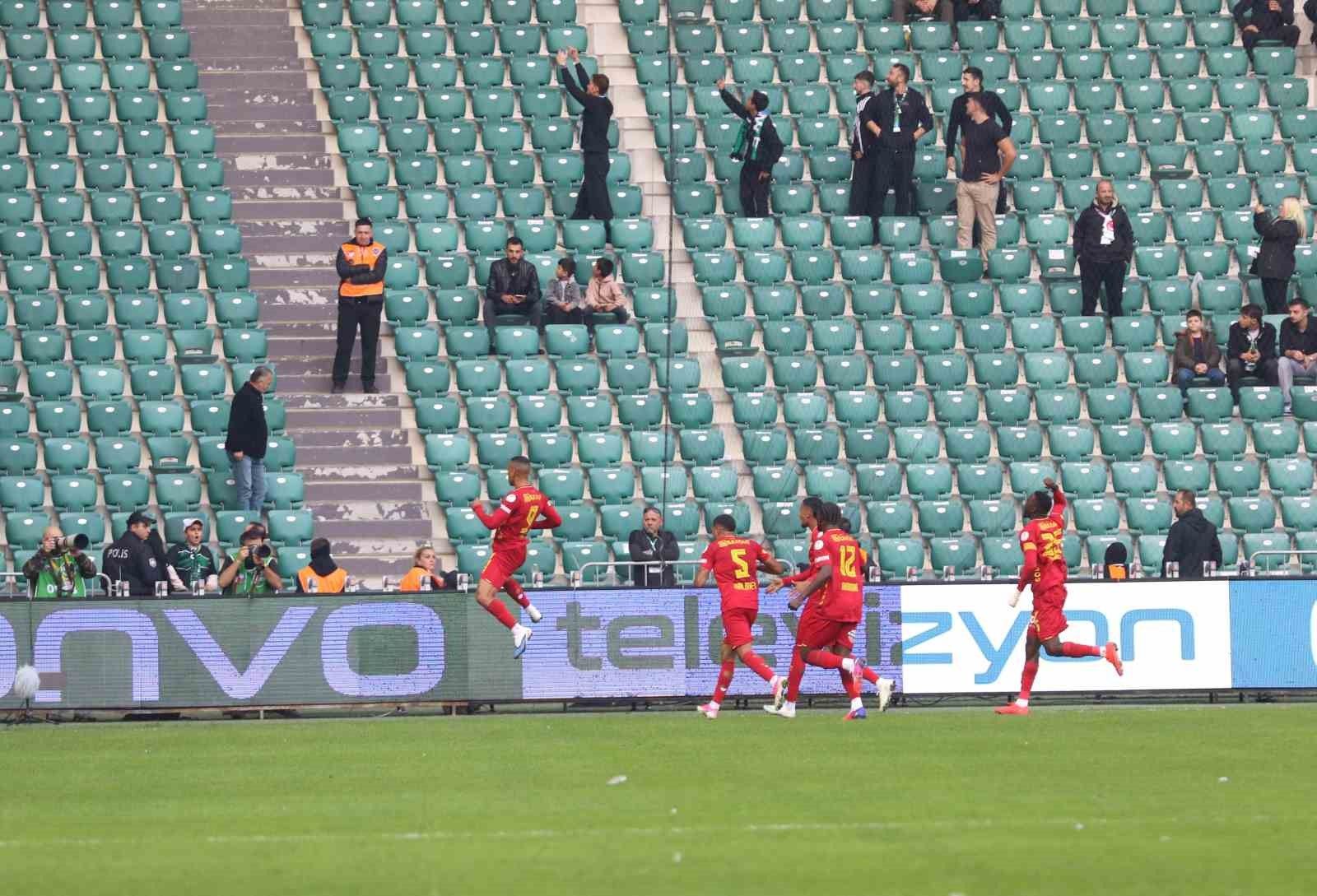 Trendyol Süper Lig: Kocaelispor: 0 - Göztepe: 1 (İlk yarı)